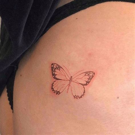 tatuajes de mariposas en el gluteo|Tatuajes adorables para glúteos • Stoners Rotation